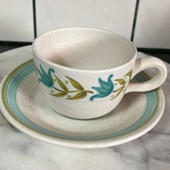 4 Sets of Franciscan Stoneware TULIP TIME Cup & Saucer - Picture 2 of 10